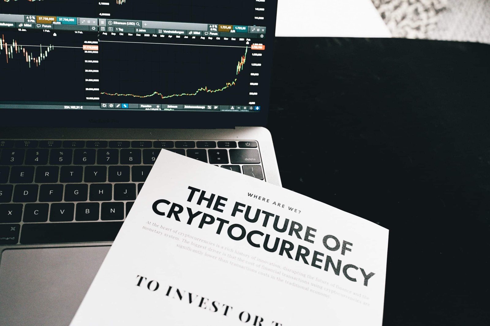 tableurs de cryptomonnaie sur un ordinateur